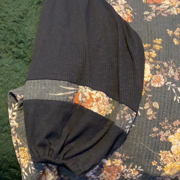 Belk Top - Picture 2 of 3